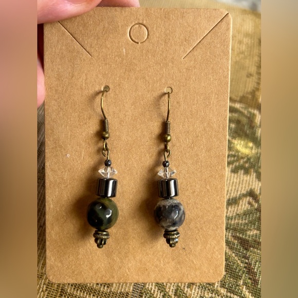 Handcrafted faceted genuine stone agate hematite dangle earrings - Picture 2 of 4